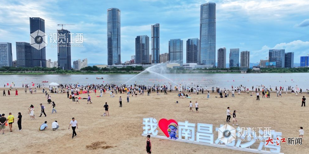 远眺红谷滩区 摄影:吴文兵 王蕴蓉