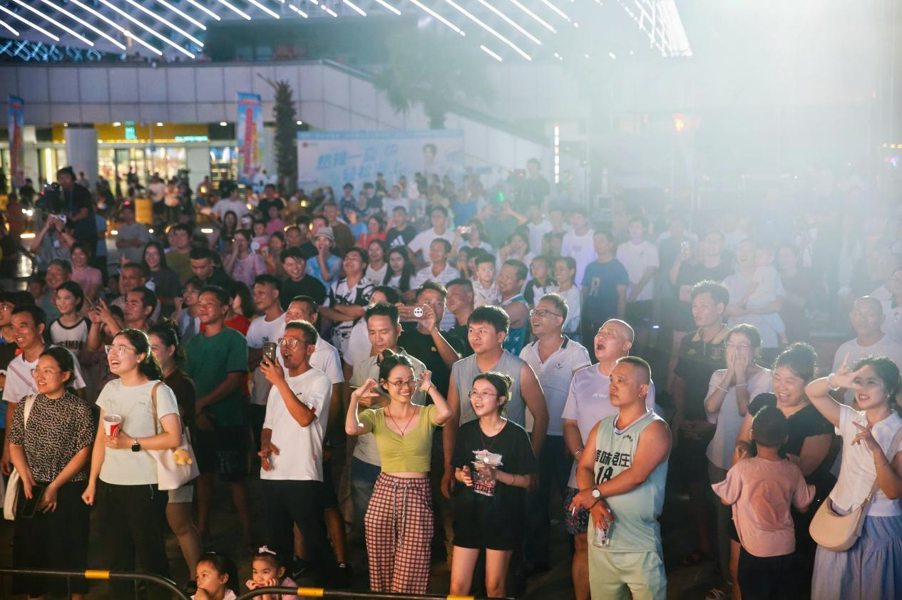 “嗨”Future2025洋浦工业摇滚音乐季燃情开唱