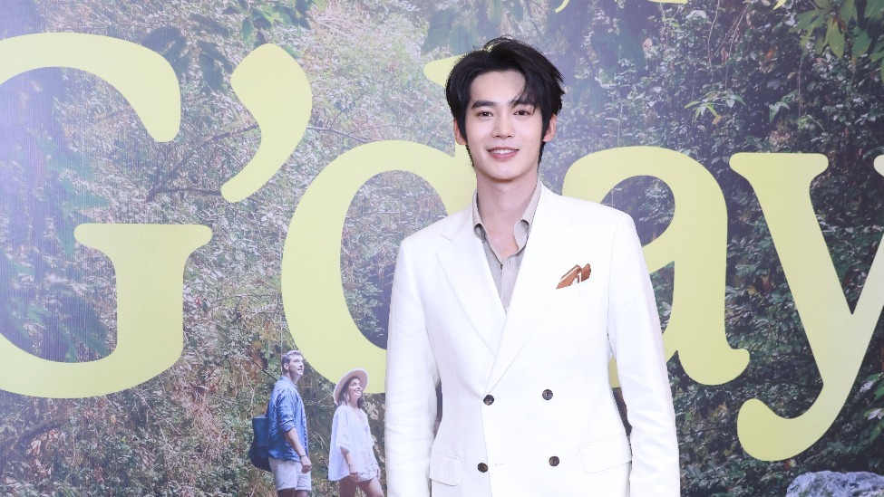 于适白西装造型助力澳旅局活动 透露写歌灵感封面图