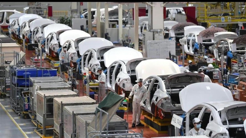 2025年中国汽车出口量同比增长10%，新能源汽车占比超30%
