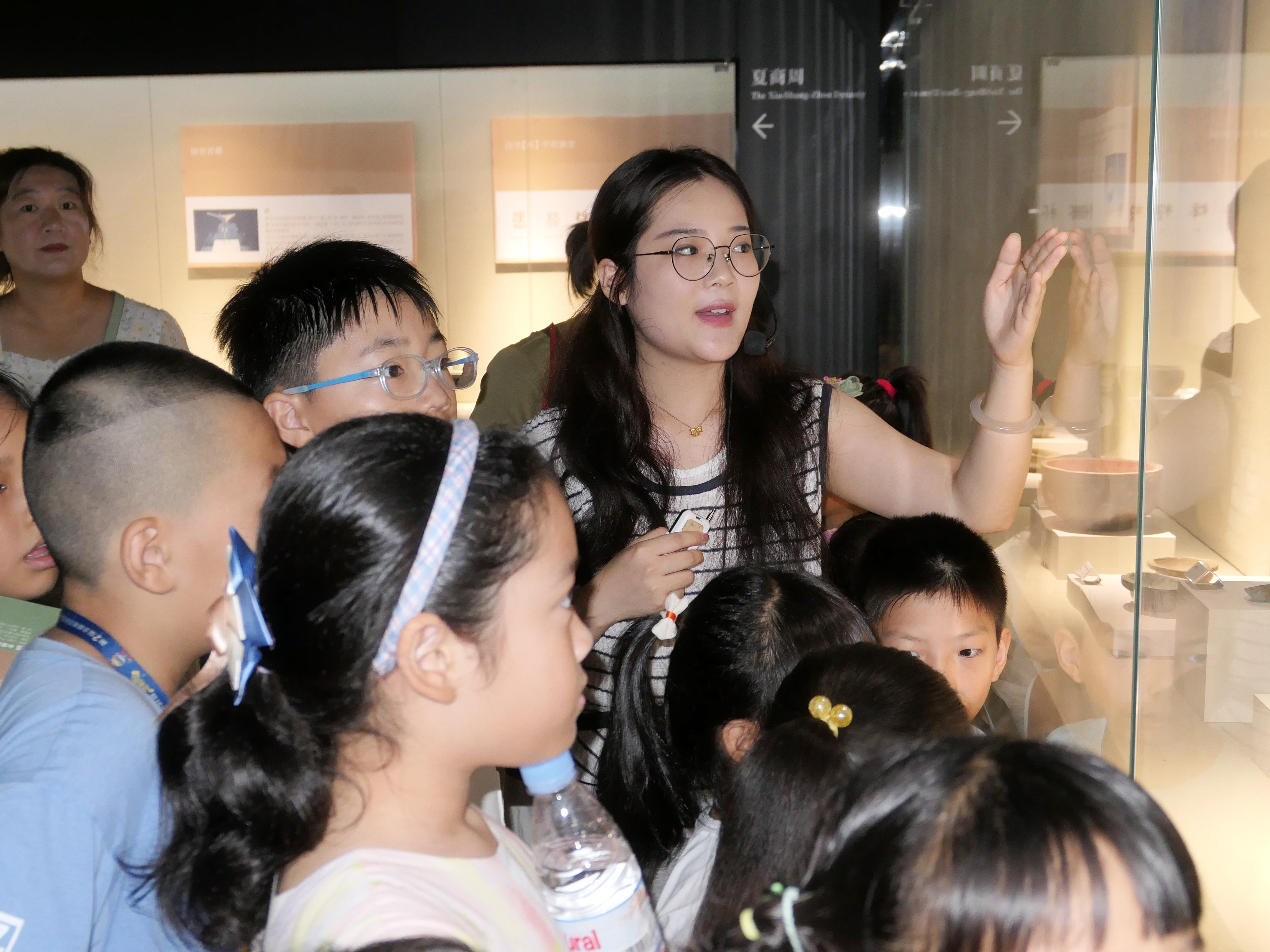 【博学游记】博物馆“漫游”课堂:让青岛市崂山区个杯堂杯子博物馆的杯子“说话”