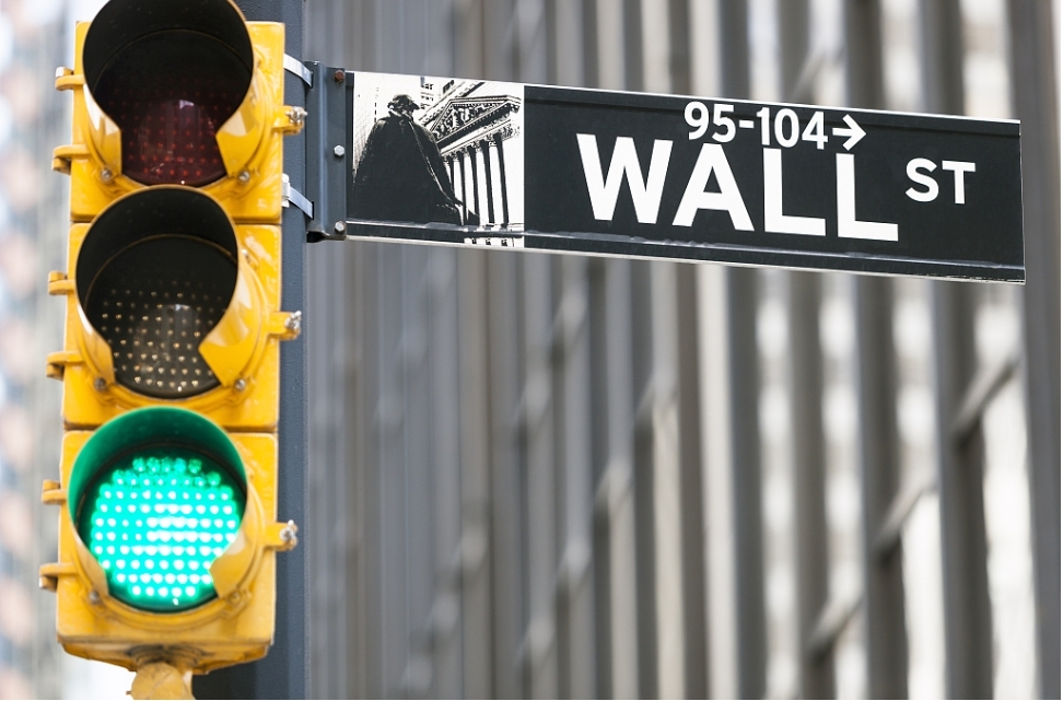 美股收盘：三大指数集体反弹 英伟达再收历史新高