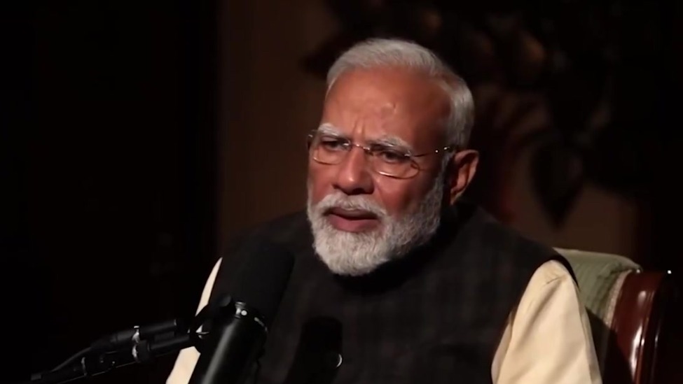 反击特朗普威胁，印度罕见用上了中国方式，两架专机将降落俄罗斯