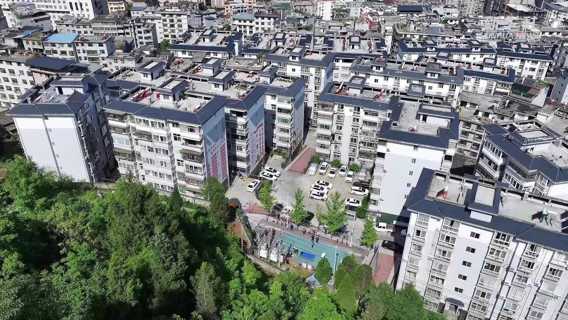 陕西安康：高温天气持续 多部门联动迎战“炙烤”模式