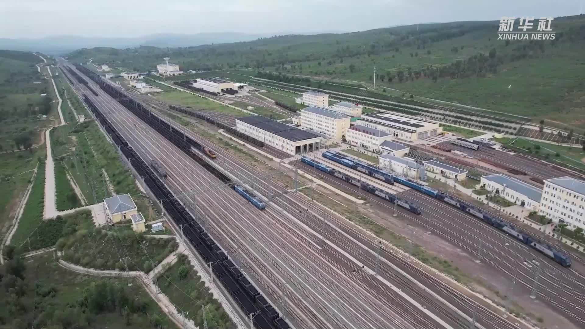 浩吉铁路累计发运货物列车突破8万列