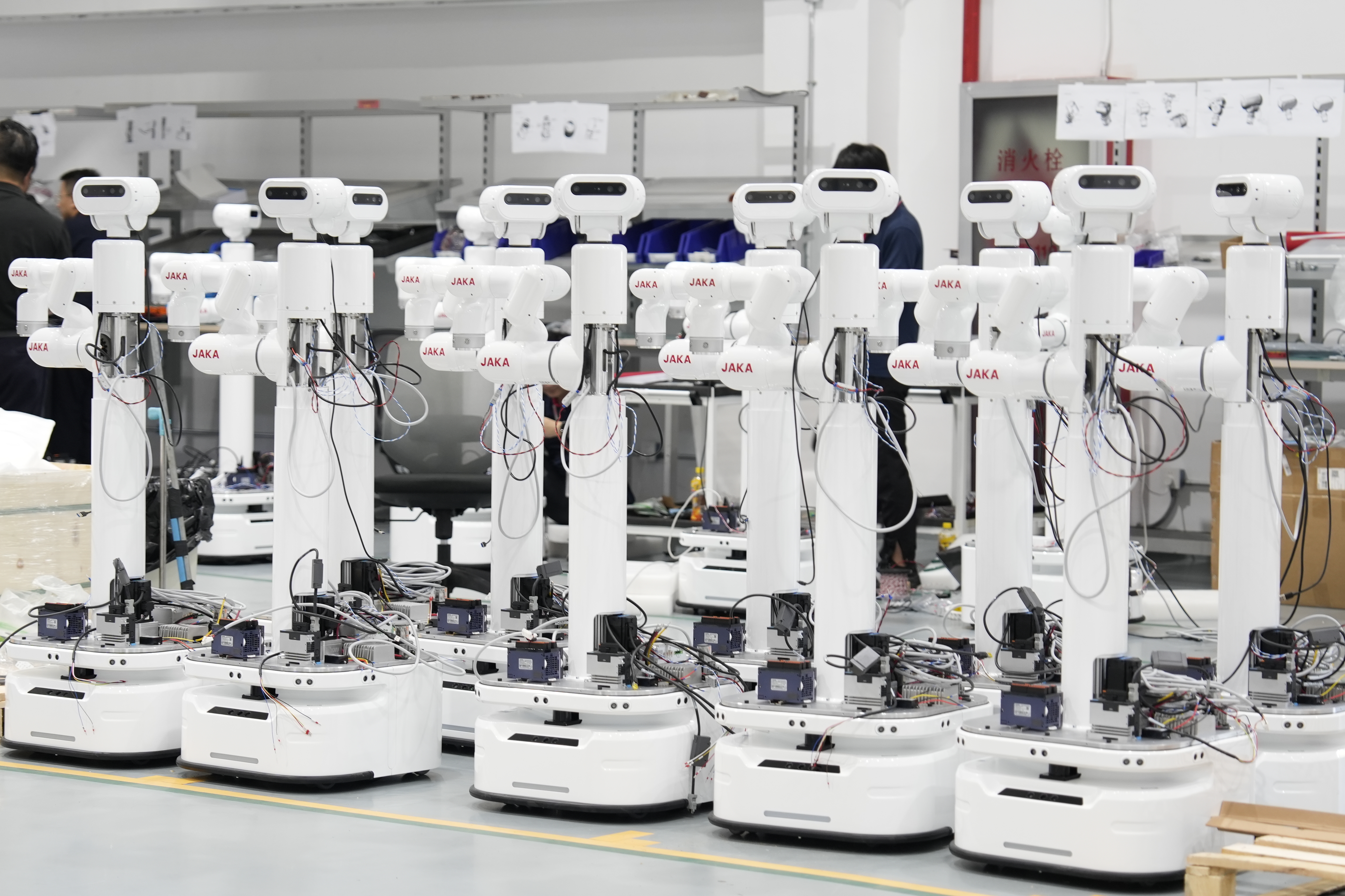 节卡Lumi具身智能平台批量交付