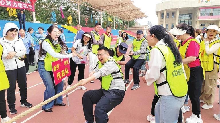 拔河比赛 兰州新区报记者 姜波 摄
