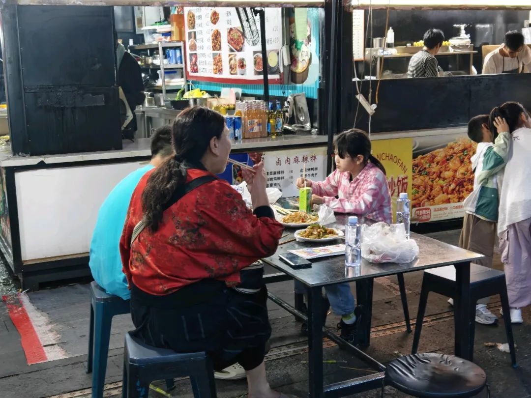 烟火气一步到“胃” 陇南宕昌玩转城市新“夜”态