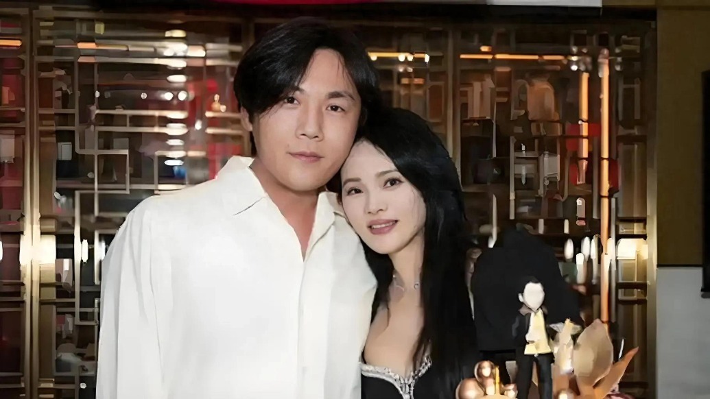 伊能静曝秦昊很少回家，几乎没怎么出现过，一回上海她就心神不宁封面图