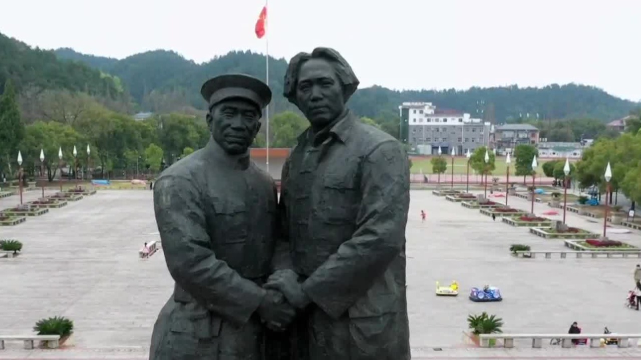 朱毛红军胜利会师，井冈山根据地如虎添翼，土地革命也轰轰烈烈地展开了