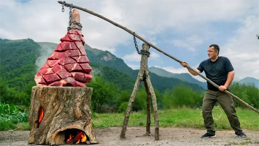 一百多年的大树，阿塞拜疆人用来烧大牛腿吃，真的是任性