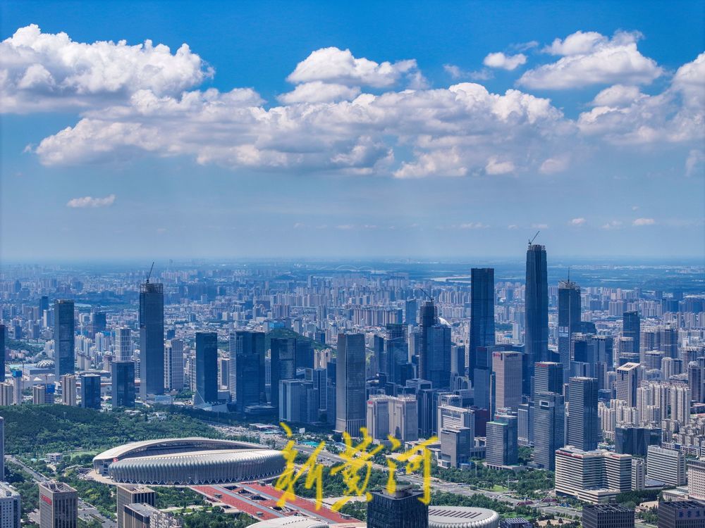 云卷云舒，活力盛夏！现代与自然交织的泉城夏日盛景 