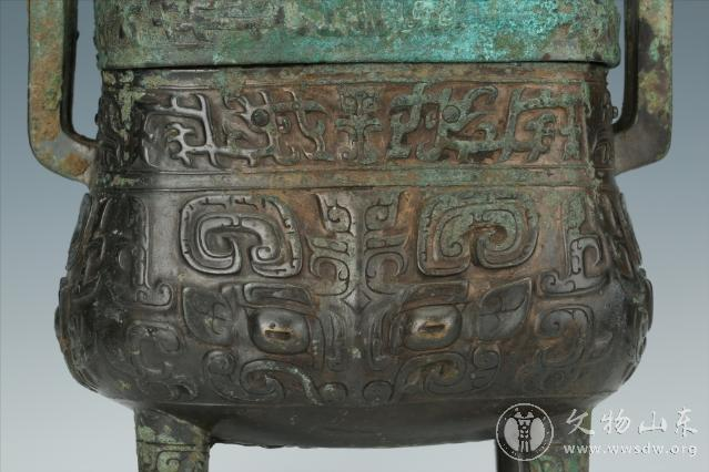 滕侯鼎腹部的饕餮纹