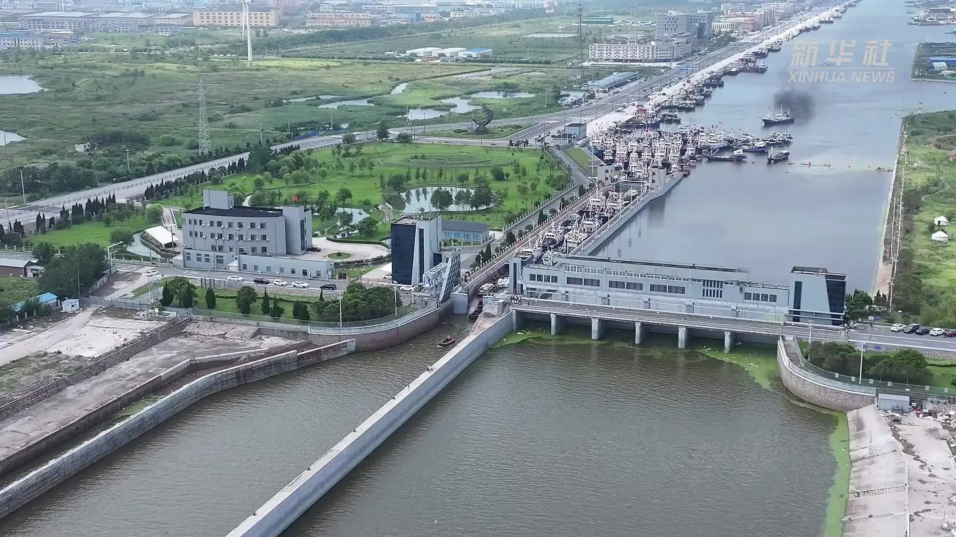 江苏如东：“小开渔”启动 数百艘渔船向海“争鲜”