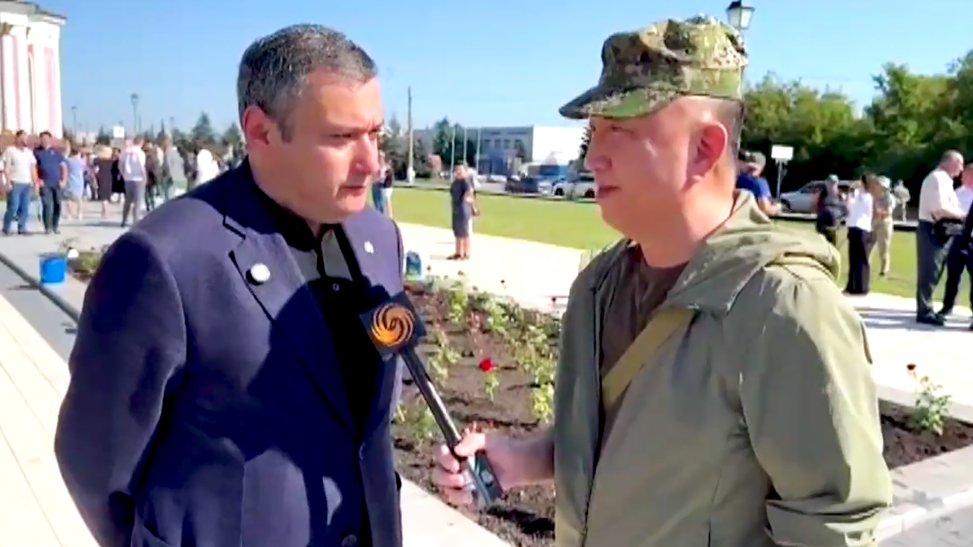 凤凰专访｜库尔斯克代理州长：朝鲜10万扫雷专家跨国驰援 助难民重建家园