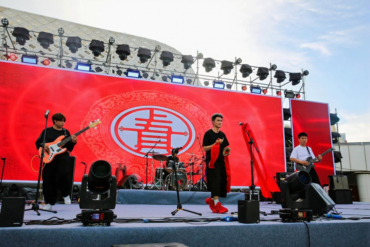 “嗨”Future2025洋浦工业摇滚音乐季燃情开唱
