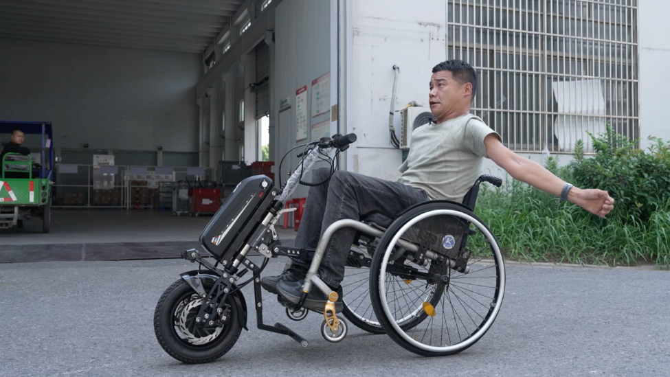 脑瘫厂长陆鸿的科技浪漫：我想让残疾人更加方便地看看世界