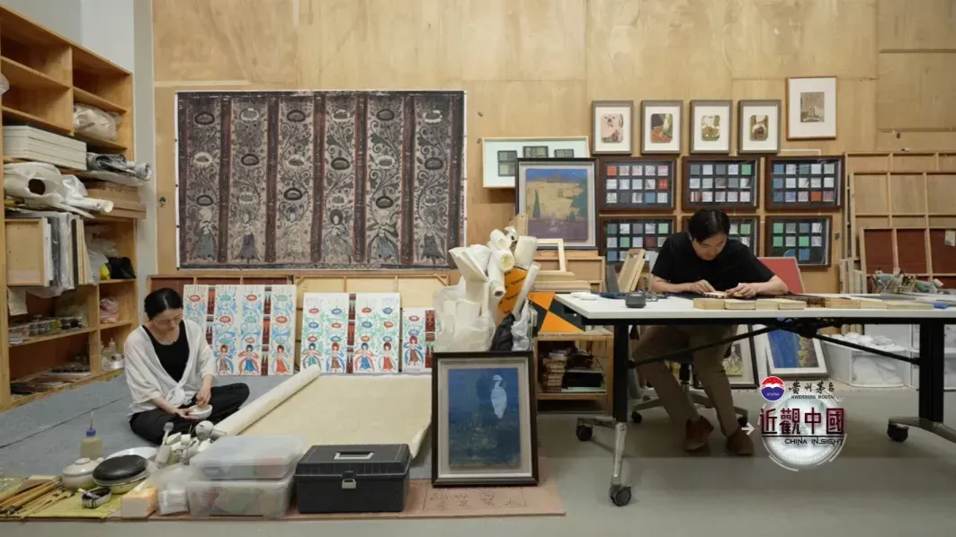 日本姑娘希望通过她临摹的壁画，让更多年轻人了解敦煌文化