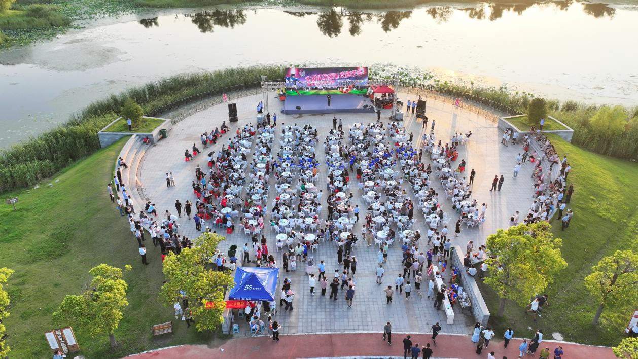 点亮星夜 | 苏超之夜“燃”爆呈祥公园!烟火气与绿茵激情撞出夏夜新花样!