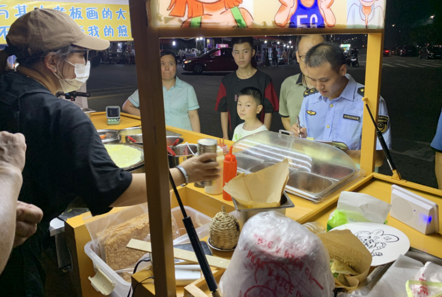 抚州东乡区：护航夜市食品安全