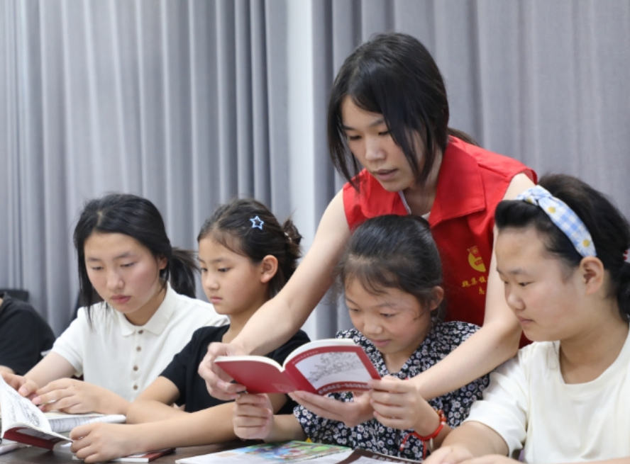 大手牵小手，睢宁“爱心暑托班”趣事多……