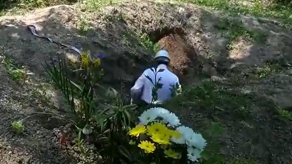 日本研究员搜寻广岛原爆受害者遗骨