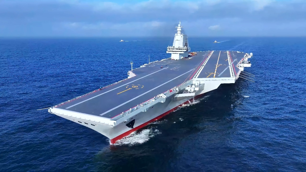 福建舰8月或将再次海试，加快入役，歼-35上舰试飞？