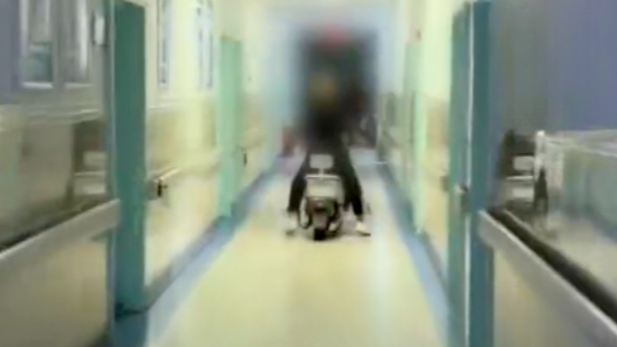 “鬼火少年”骑电单车夜闯病房走廊，当地卫健委回应