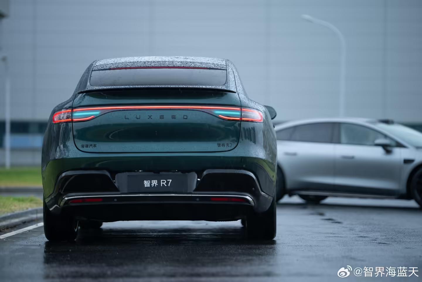 鸿蒙智行智界双7新车全系标配192线激光雷达+4D毫米波雷达,R7车型8月8日开启小订