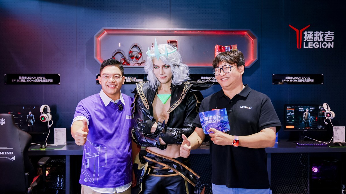 汪东城逛展.jpg