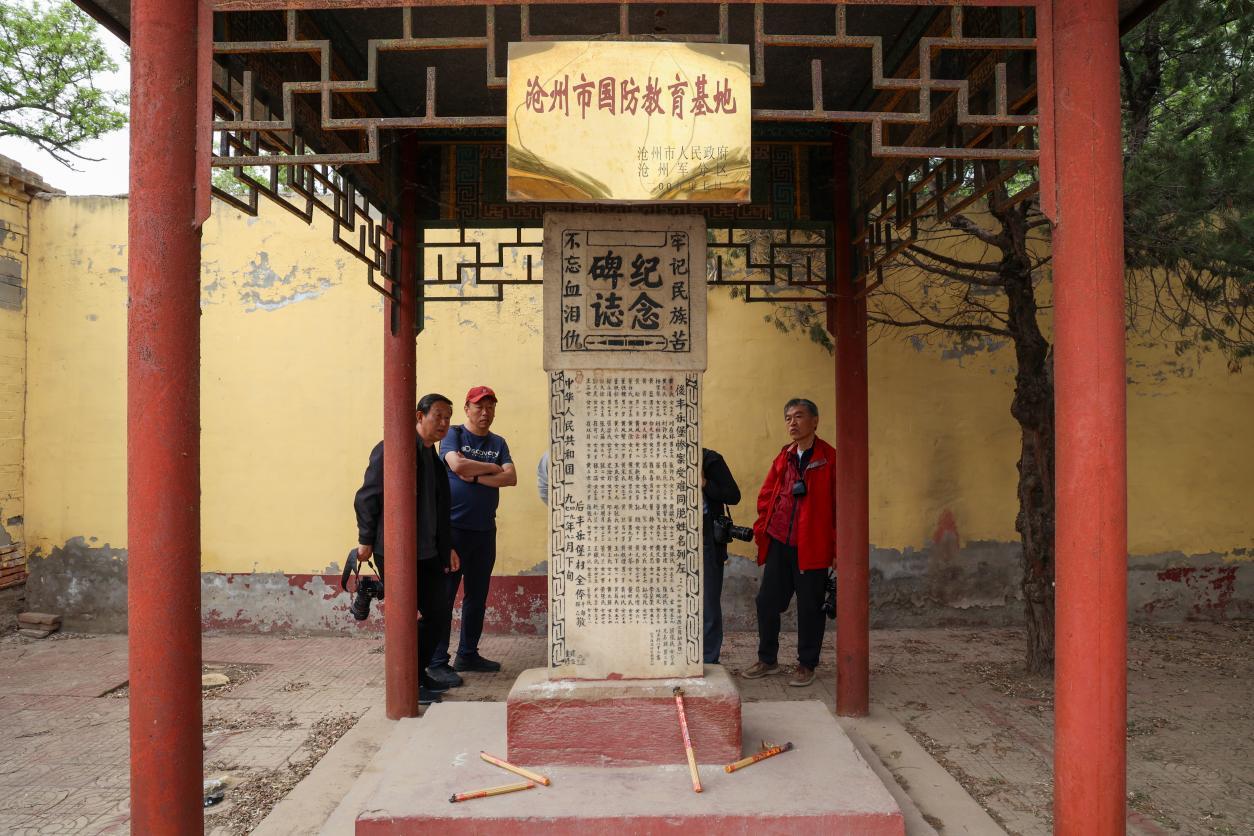 “丰乐堡惨案纪念碑”。刘文杰 摄