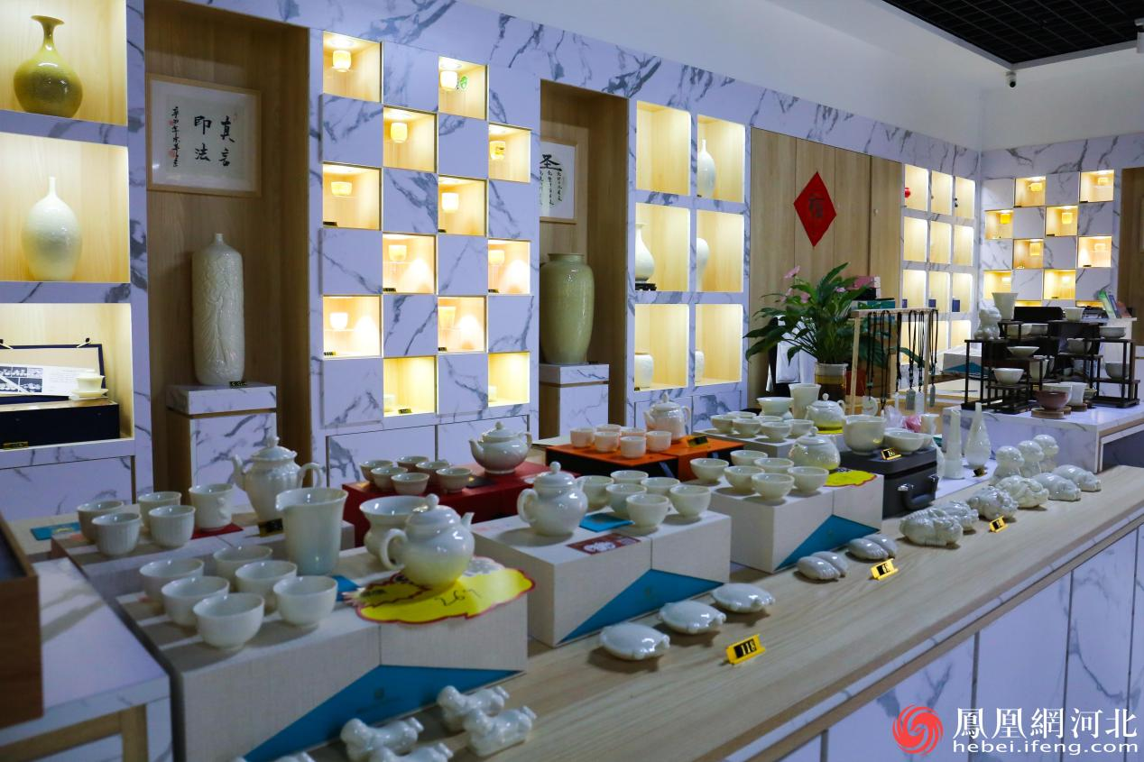 定瓷展示 李卓然摄