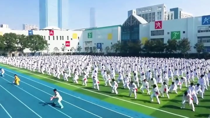 青春的底色是什么？一趟韶山行，少年们找到了答案！