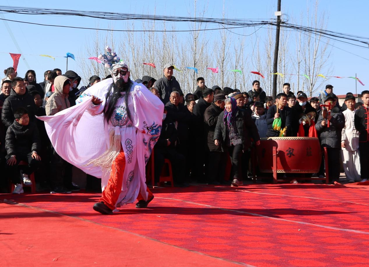 春节期间，梁家村镇上演精彩武术戏（资料图片）。李强 摄