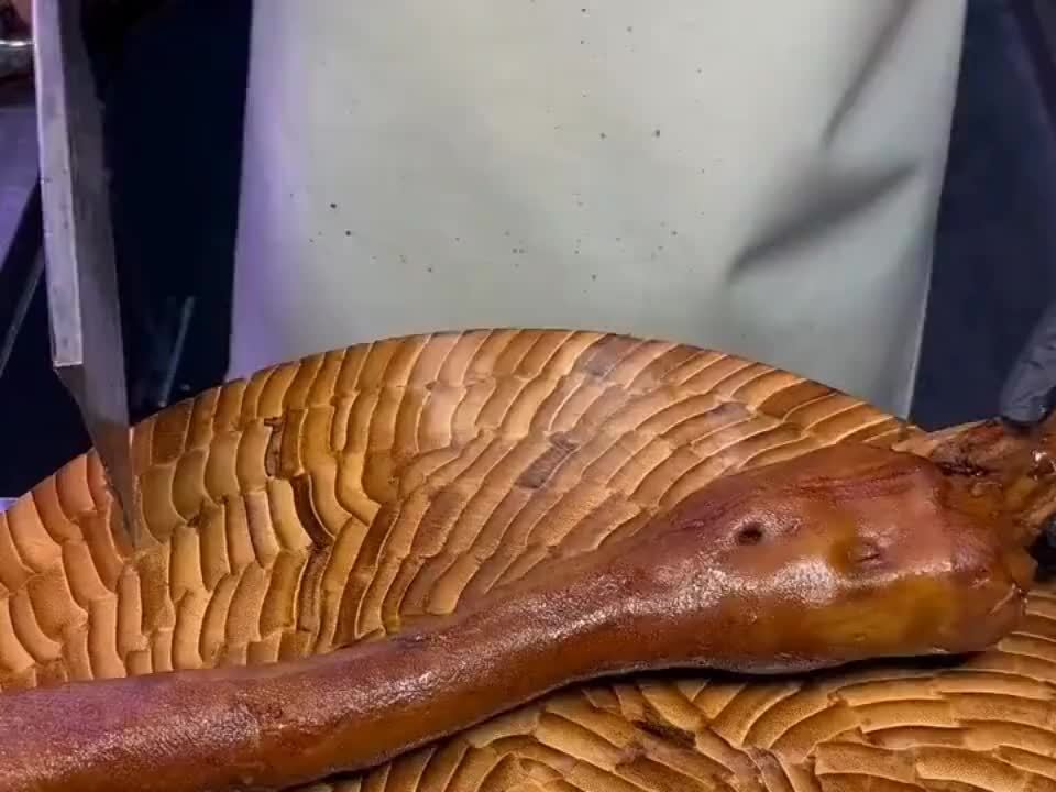 一个鹅头而已，再切非洲饥荒都解决了