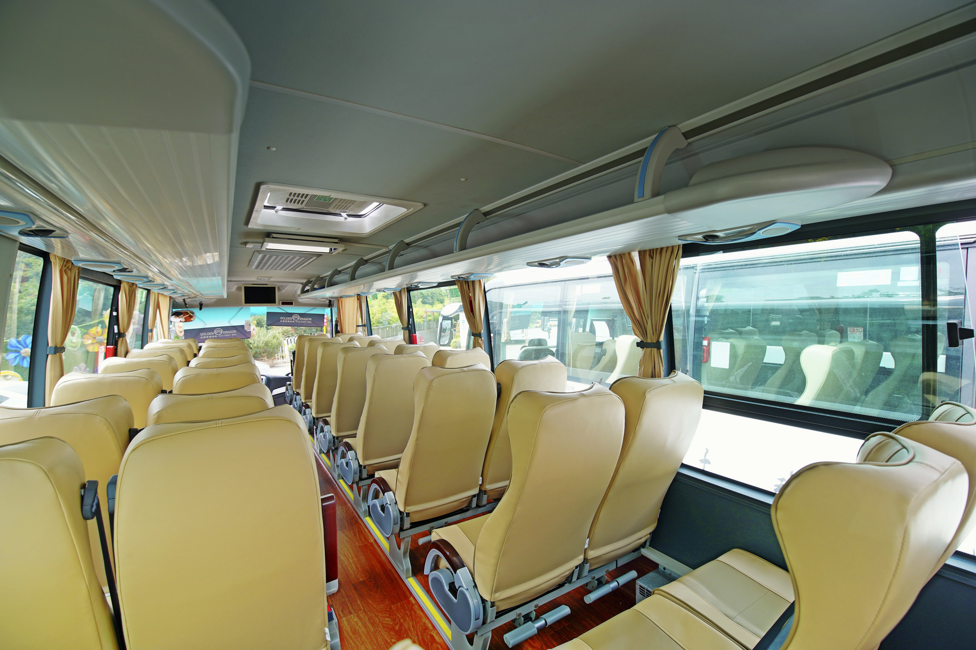 出动执法人员25人次 西海岸多举措护航啤酒节客运秩序