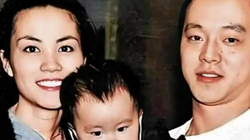 王菲曾经放弃的旧爱栾树，如今在咏梅手中焕发光彩封面图