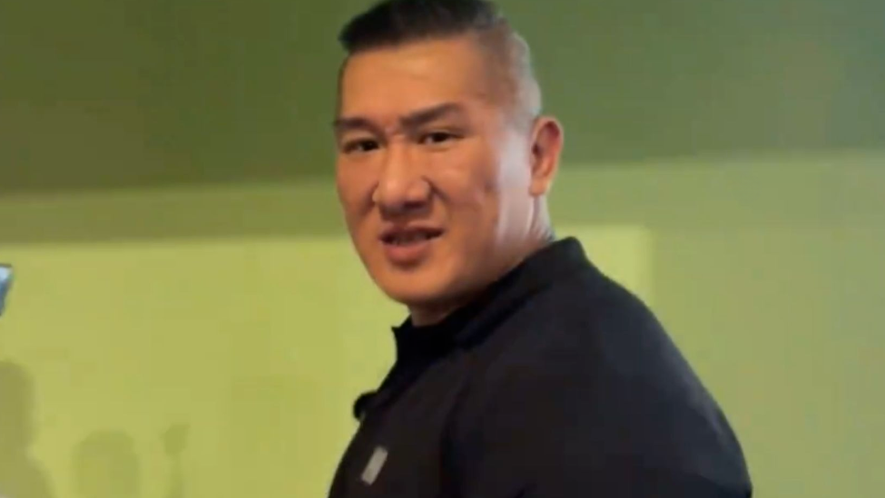 台湾网红“馆长”深圳行程确定，提醒大陆的朋友不要投喂带礼物