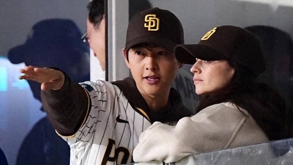 宋仲基官宣二胎，40岁凯蒂一年内两度怀孕封面图