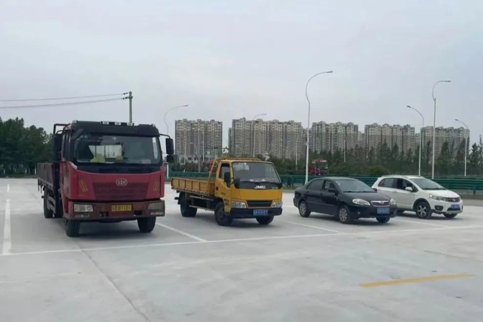 ▲锡北镇货运停车场