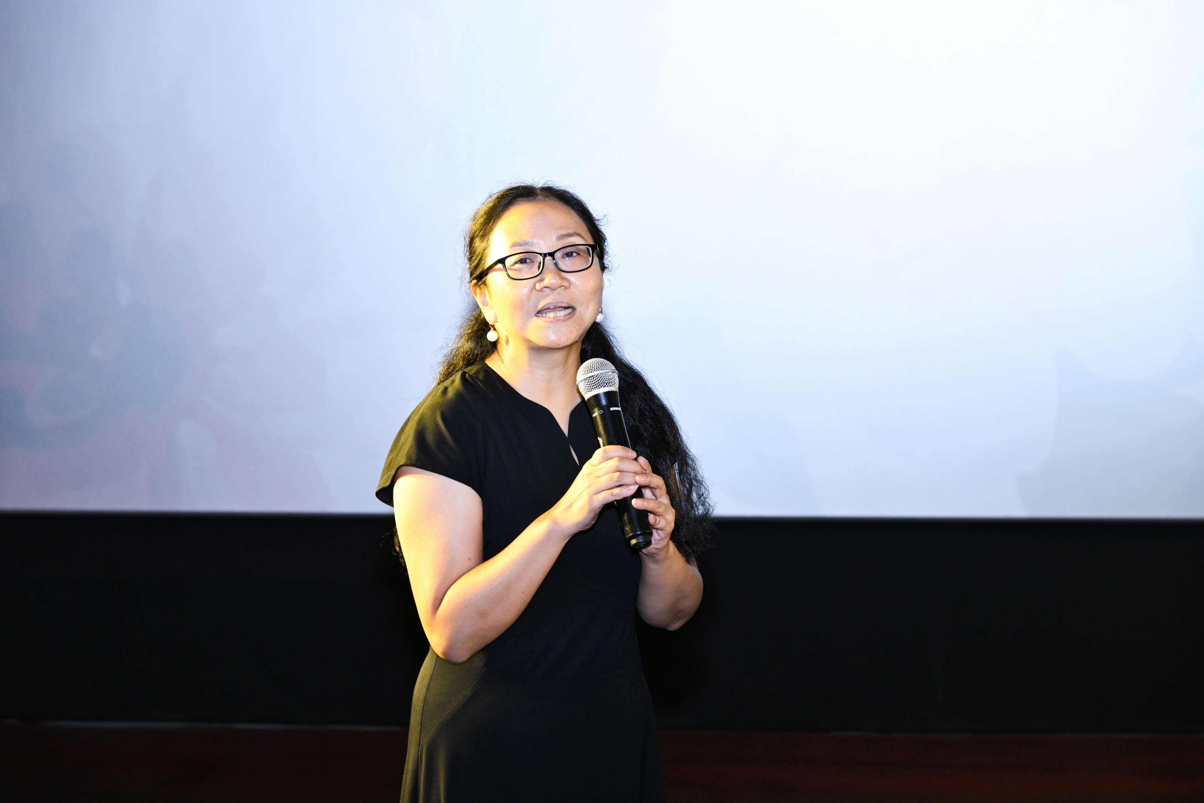 中国高校影视学会民族影视与非遗影像专委会副秘书长 牛鸿英