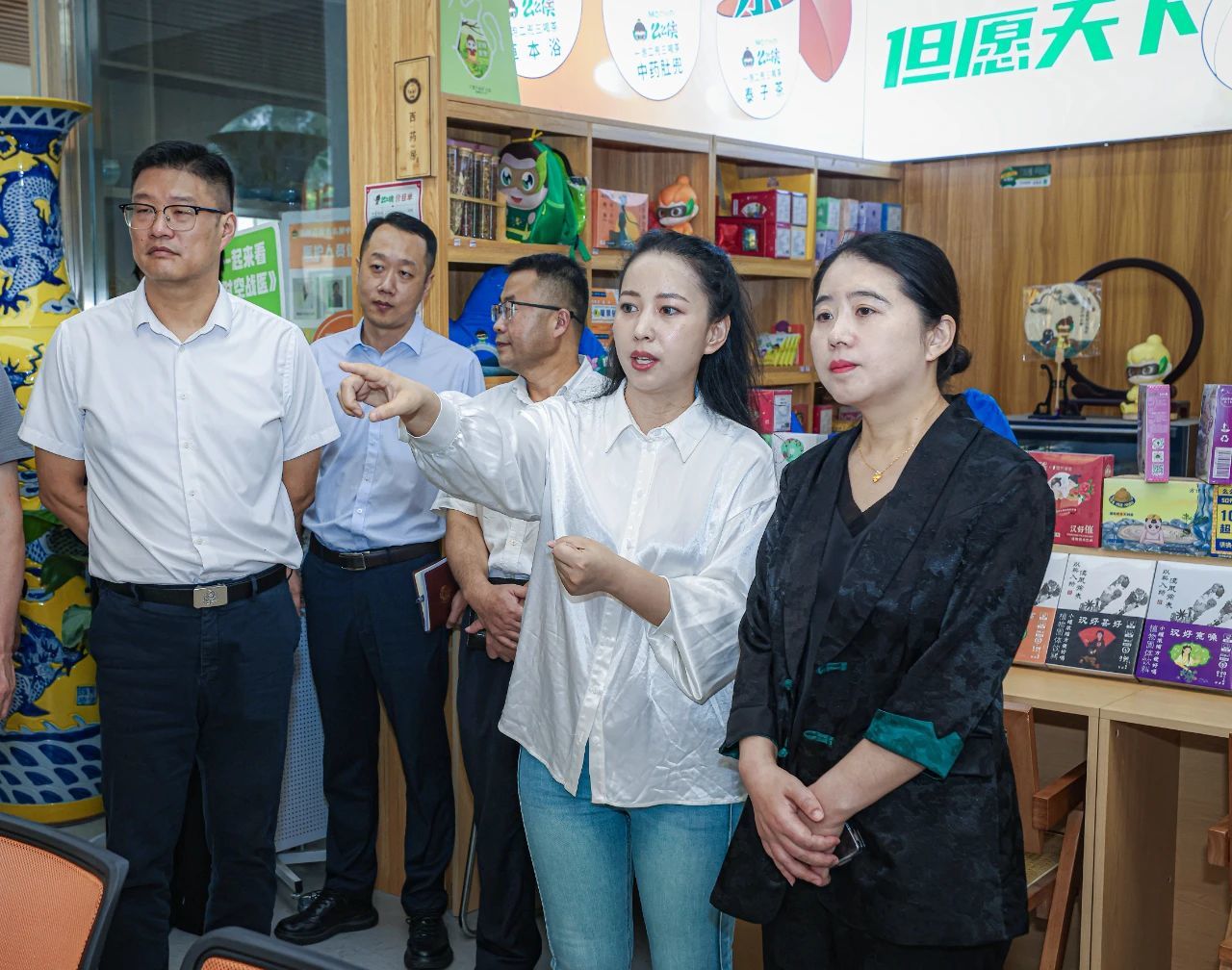 徐州云龙区领导调研游戏动漫产业