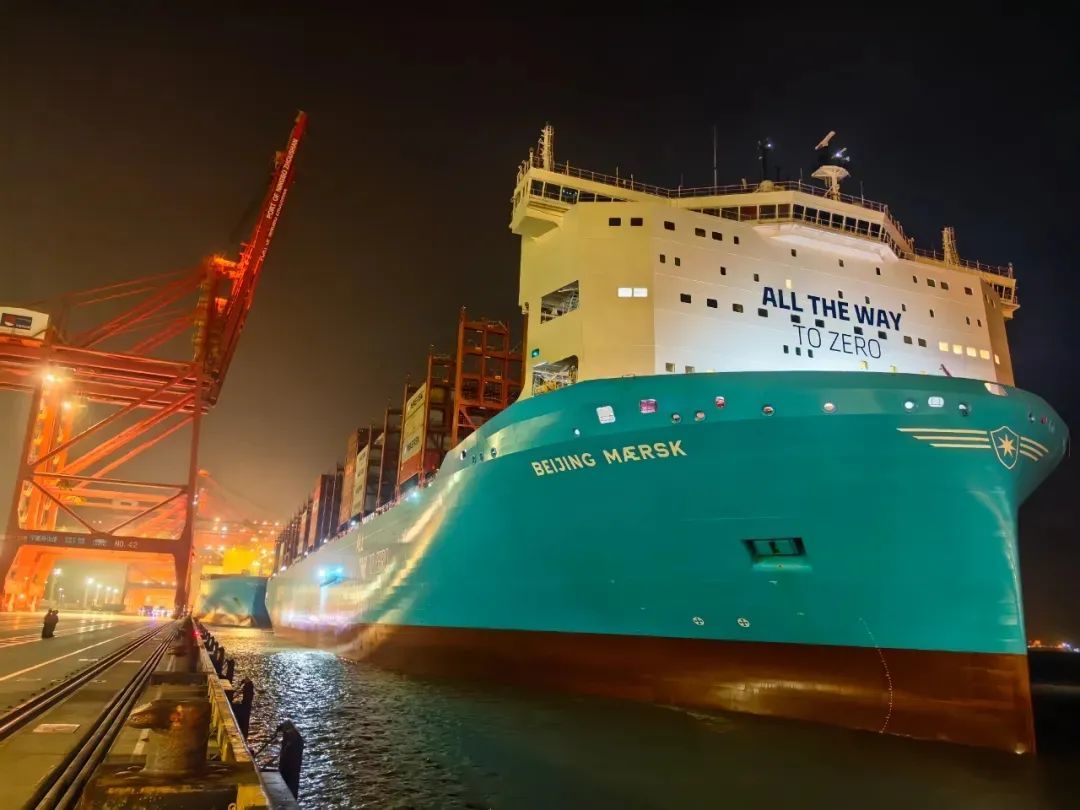 “北京马士基”轮靠泊梅山港区