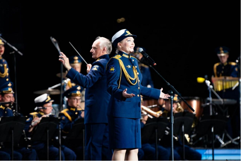 《胜利之歌》在青岛西海岸新区金沙滩啤酒城震撼延续