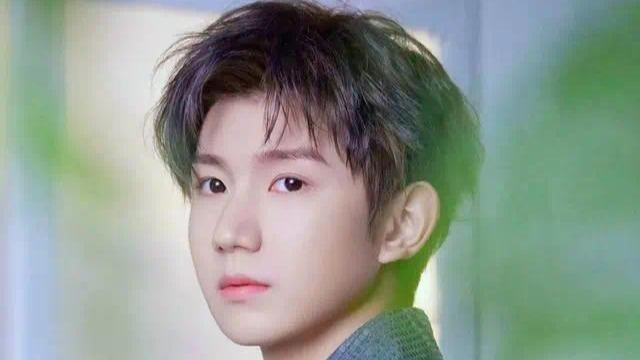 落地凤凰不如鸡？单飞8年后再看24岁王源，终究走上陈志朋的老路封面图