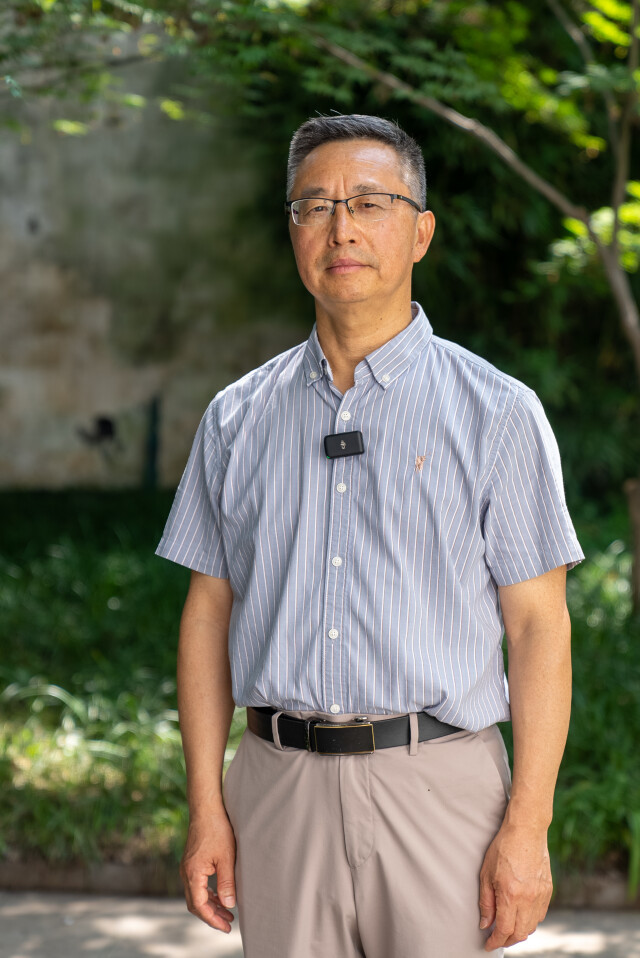 安徽省马鞍山市人大常委会副秘书长,著名历史文化研究专家、中国李白研究会理事。