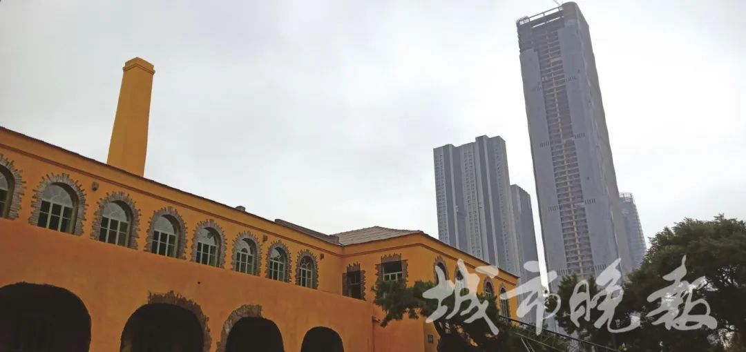 历史建筑与现代大厦遥相对话 (7月26日摄)_副本.jpg