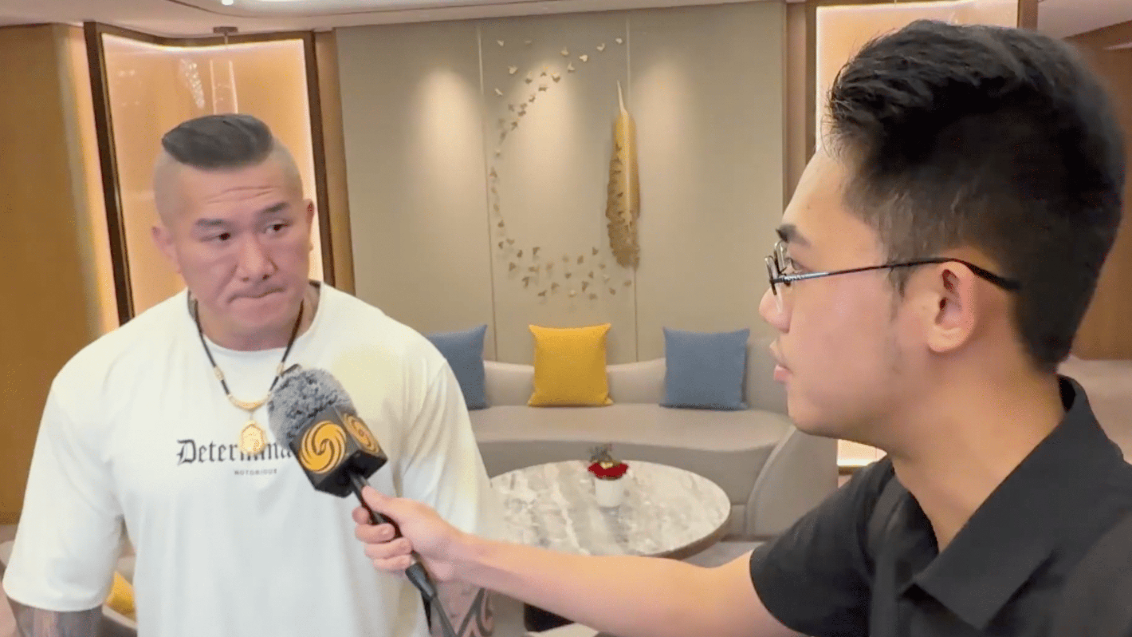 抵达深圳再启大陆行！台湾网红“馆长”：想直播中国科技发展 行前遭台当局威胁治罪