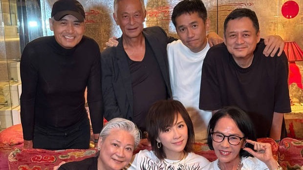 刘嘉玲晒与周润发等老朋友发合照 超开心封面图