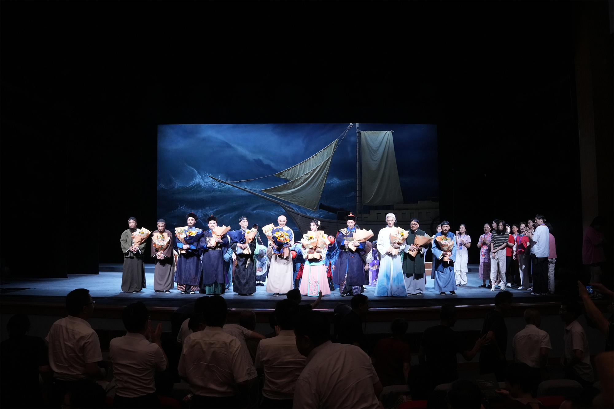 潮起东方，新生甬剧《宝顺轮》北仑首演，再现宁波商帮传奇